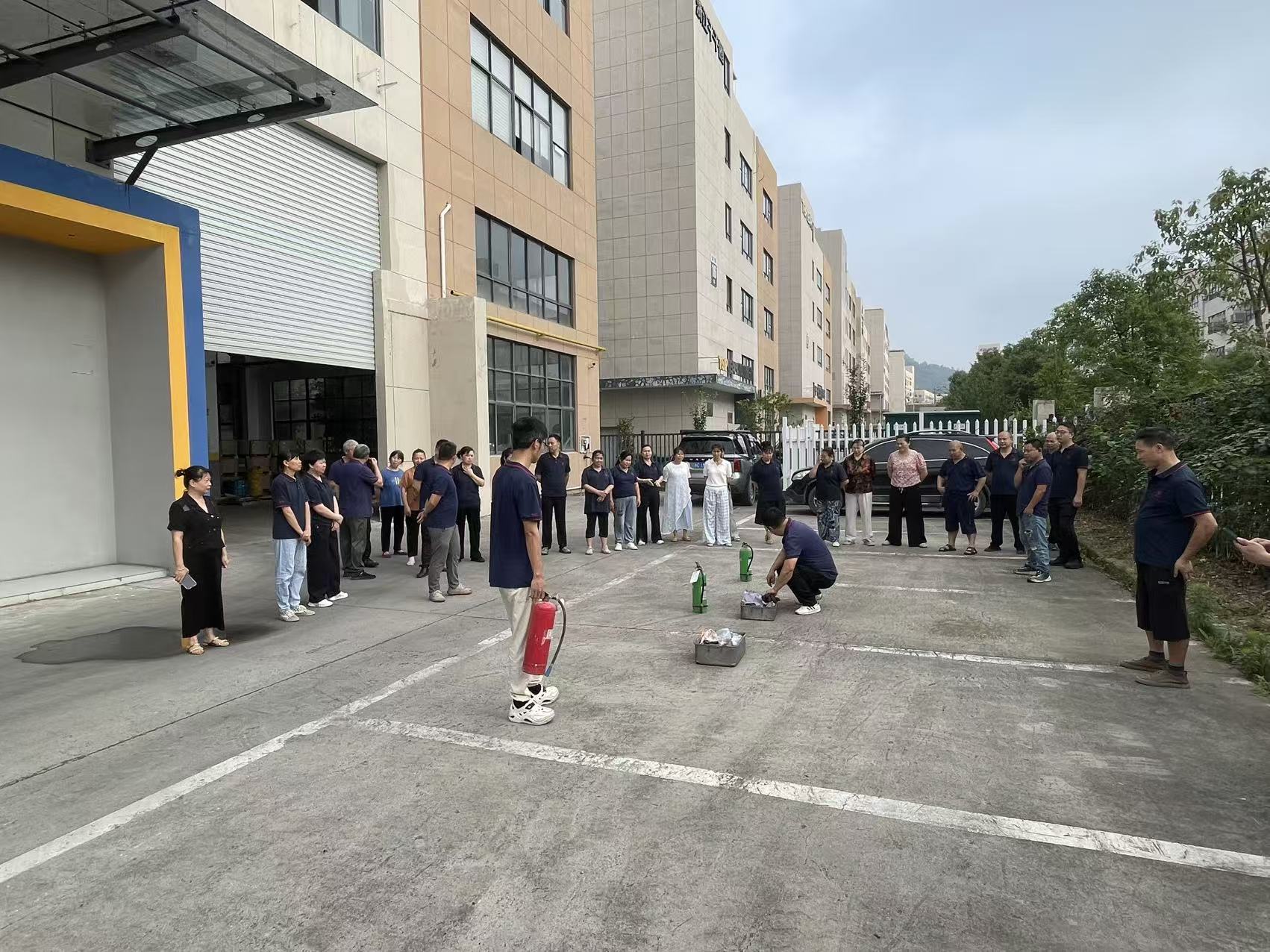Yangın Güvenliği Bilincini Güçlendirmek ve Güvenli Bir Savunma Oluşturmak - Zhejiang Yaodong Intelligent Manufacturing Technology Co., Ltd. Yangın Güvenliği Tatbikatları Gerçekleştiriyor